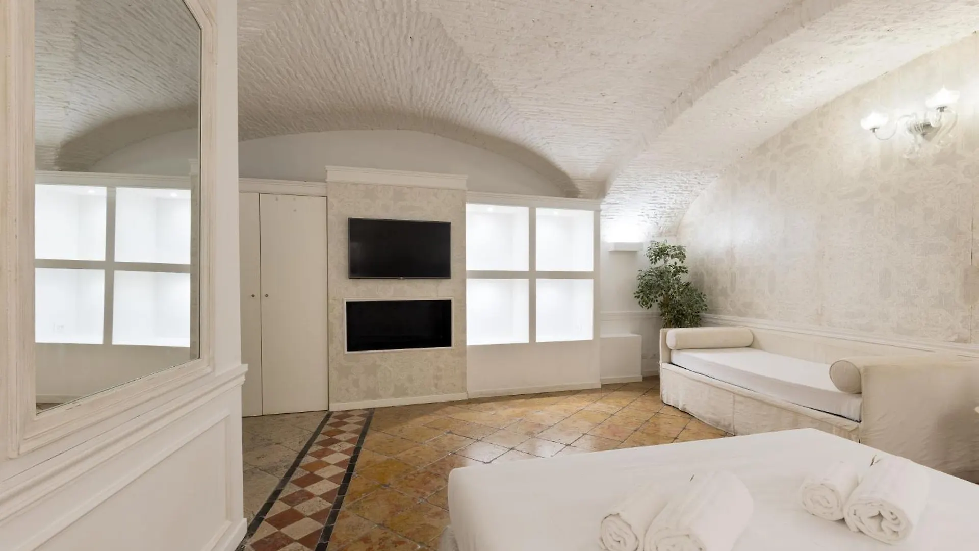Domus Suite 14 Roma 0*,