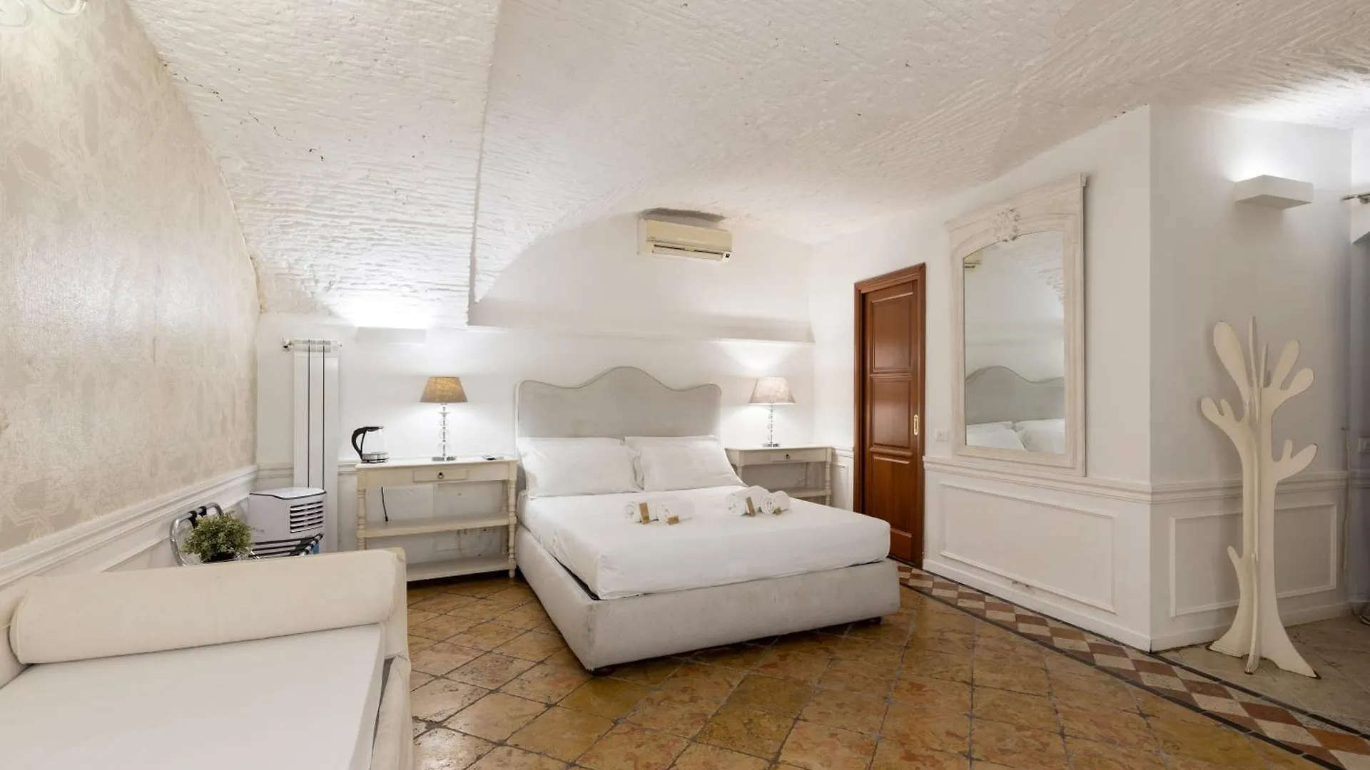 Domus Suite 14 Roma 0*,